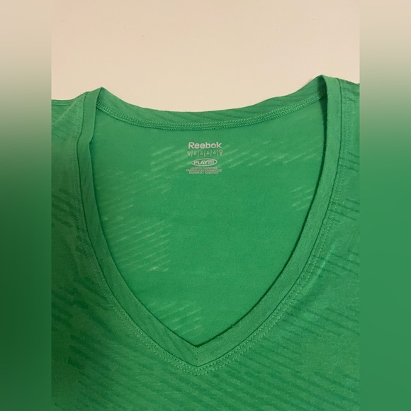 Reebok Women’s Green Play Dry Athletic Shirt - Picture 3 of 5